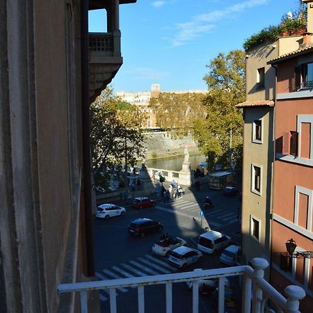 Una Finestra Su Castel Sant'Angelo Рим Экстерьер фото