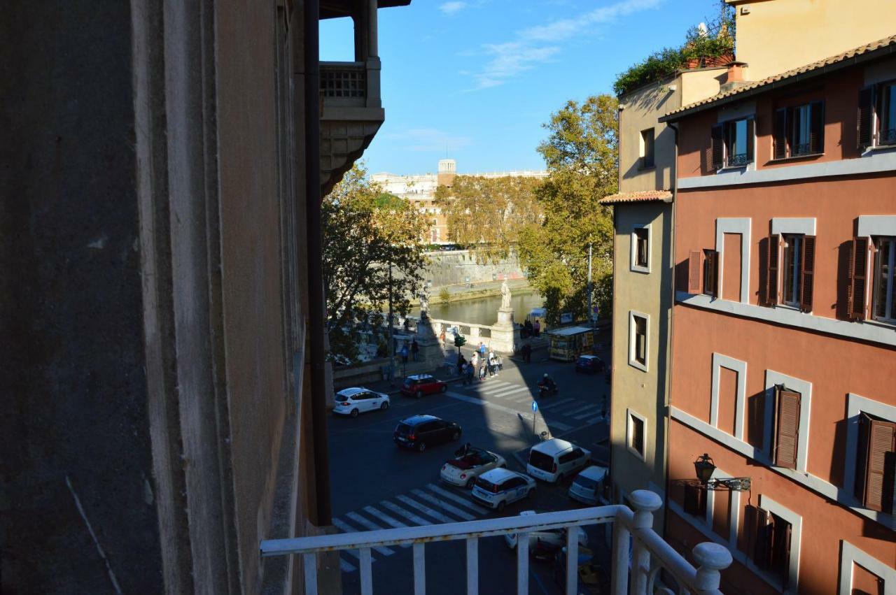Una Finestra Su Castel Sant'Angelo Рим Экстерьер фото